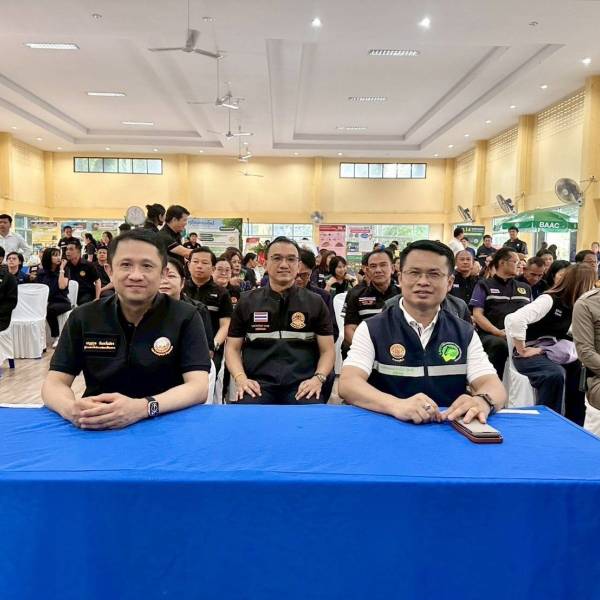 ปศุสัตว์เขต 2 ร่วมต้อนรับรัฐมนตรีช่วยว่าการกระทรวงเกษตรและสหกรณ์(นางสาวปิยะรัฐชย์ ติยะไพรัช)