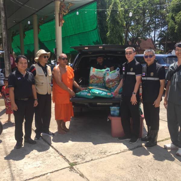 สำนักงานปศุสัตว์จังหวัดนครนายก ตรวจเยี่ยมจุดอพยพผู้ประสบภัยน้ำท่วมและให้ความช่วยเหลือสัตว์เลี้ยงในจุดอพยพ