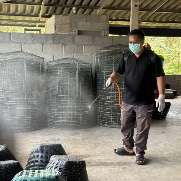 ปศอ.เมืองจันทบุรี  รณรงค์ทำความสะอาดและทำลายเชื้อโรค ไข้หวัดนกในพื้นที่เสี่ยง